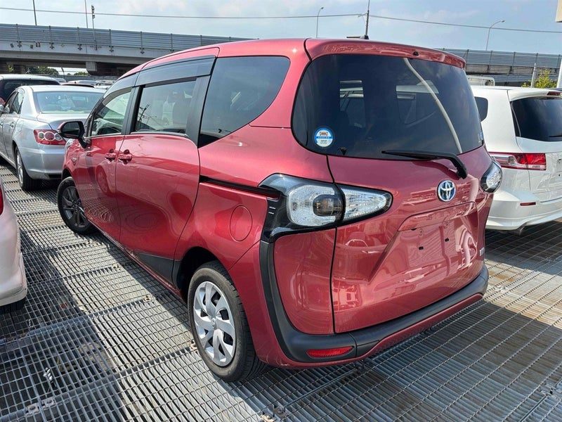 2015 Toyota Sienta 1.5 X Low KMs Hybrid New Shape, photo 2