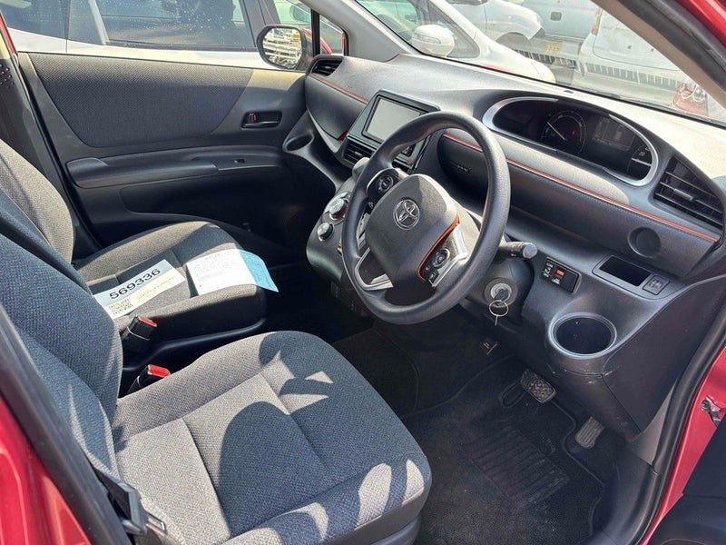 2015 Toyota Sienta 1.5 X Low KMs Hybrid New Shape, photo 3