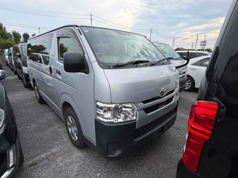 2021 Toyota Hiace 2.8 DX Diesel Regius R/Camera