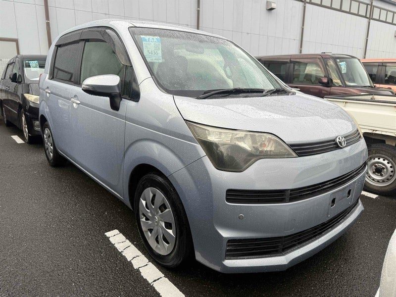 2013 Toyota Spade 1.5 G Low KMs R/Camera