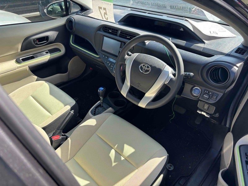 2013 Toyota Aqua 1.5 S Hybrid Very Low KMs, photo 3