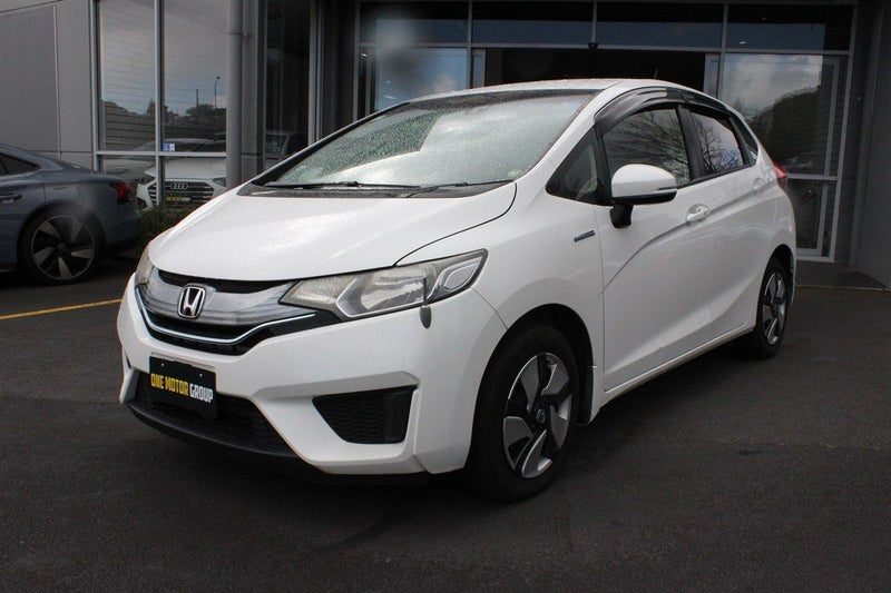 2015 Honda Fit Hybrid F-Package, photo 2