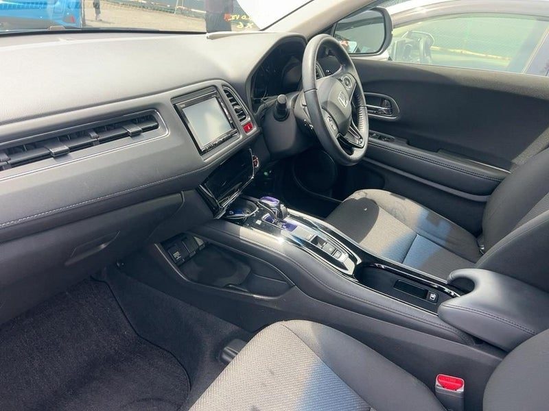 2015 Honda Vezel HRV Hybrid X, photo 3