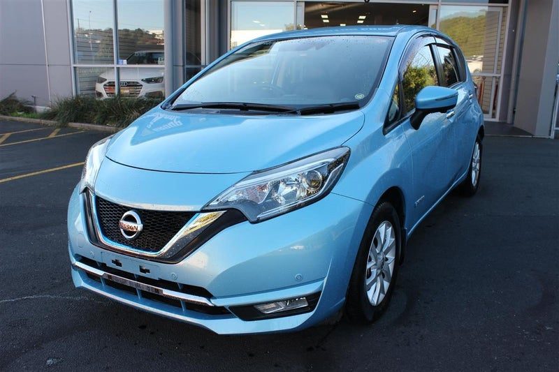2017 Nissan Note e-POWER Medalist Hybrid, photo 2