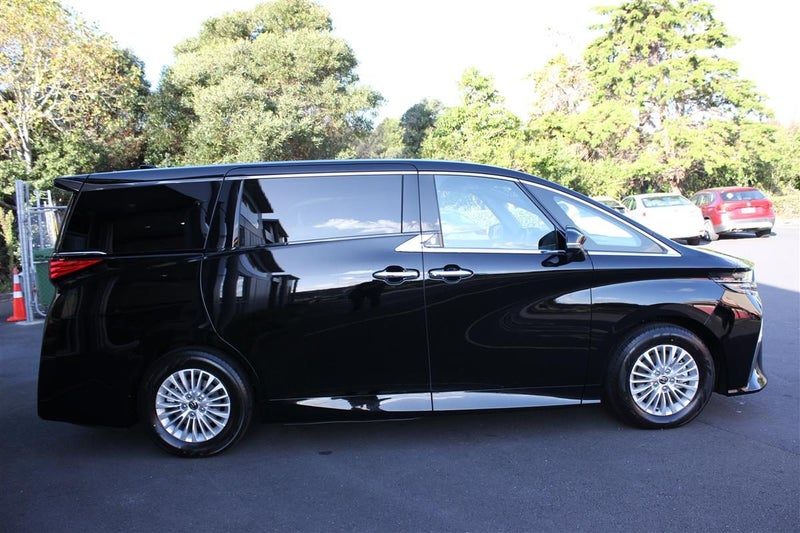 2026 Toyota Alphard 8 Seater, photo 3