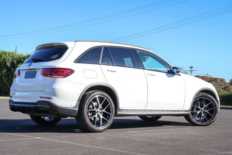 2021 Mercedes-Benz GLC 200 AMG Line, photo 2