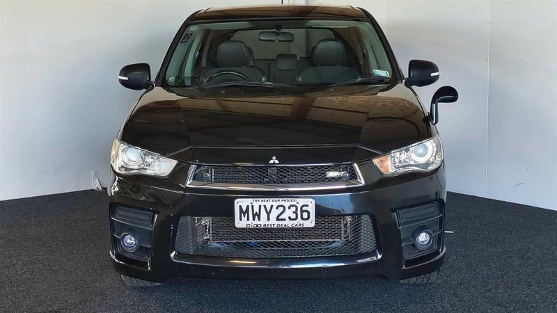 2011 Mitsubishi Outlander, photo 2