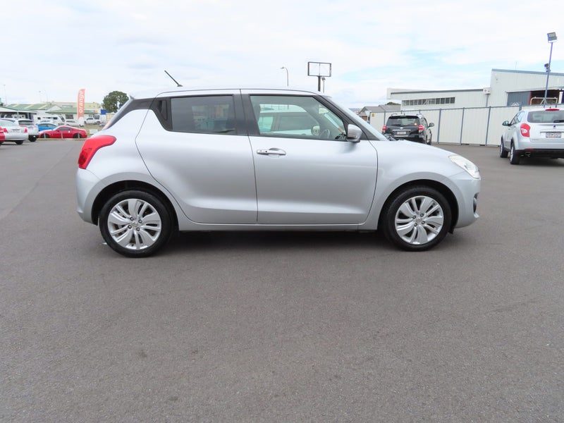 2017 Suzuki Swift *Low KM*, photo 3