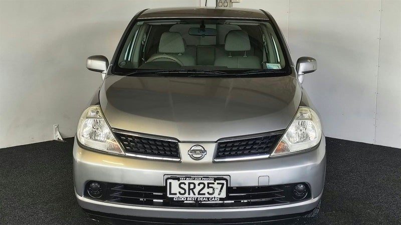 2005 Nissan Tiida, photo 2