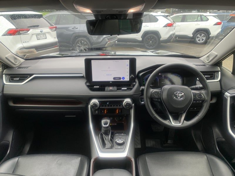2024 Toyota RAV4 Limited Hybrid, photo 2
