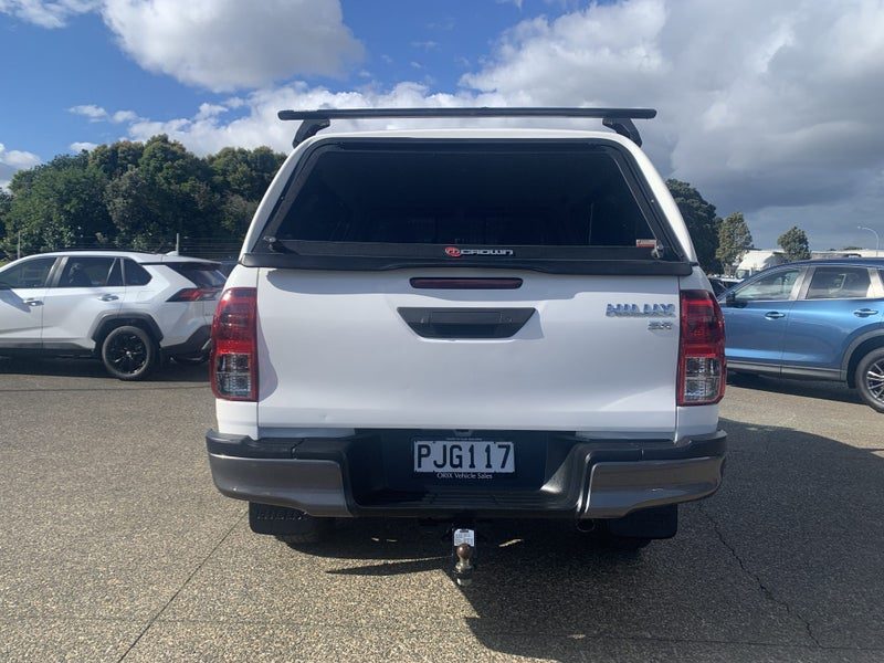 2022 Toyota Hilux SR Extra Cab 2WD, photo 3