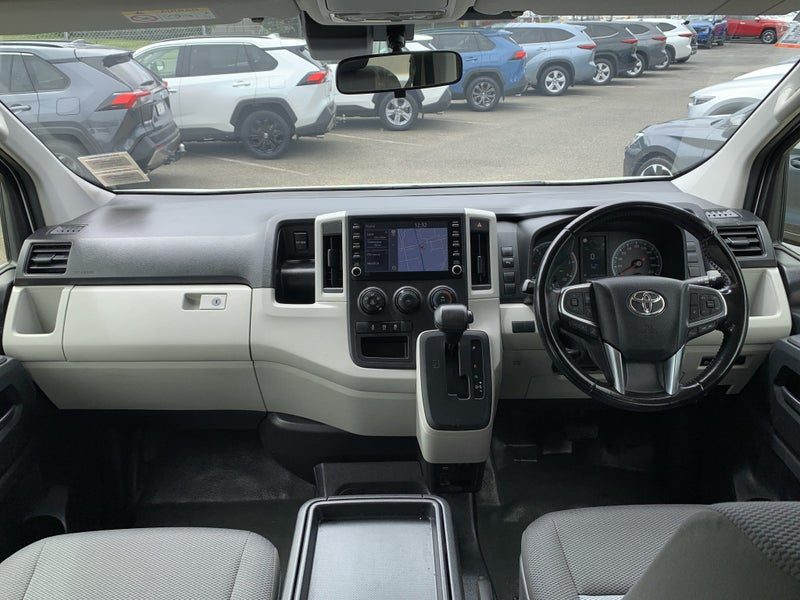 2022 Toyota Hiace ZR 5 Door 2 seat, photo 2