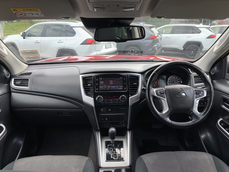 2023 Mitsubishi Triton GLXR, photo 2