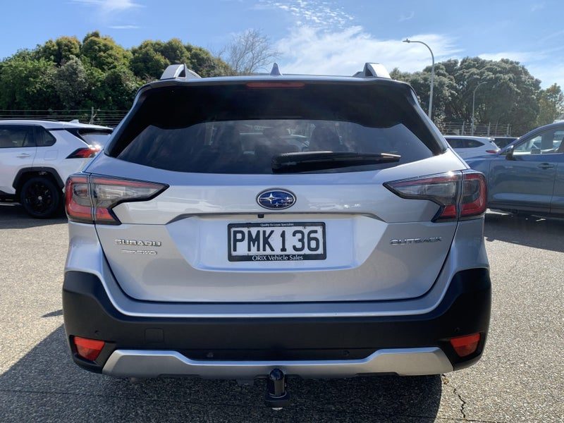 2022 Subaru Outback Touring, photo 3
