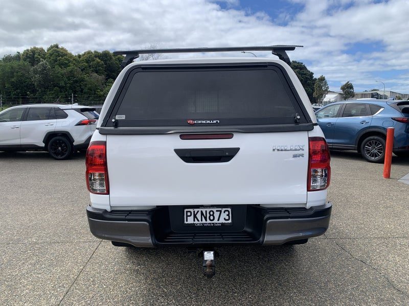 2022 Toyota Hilux SR Extra Cab 2WD, photo 3