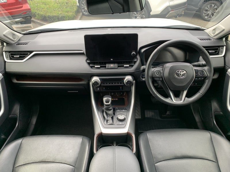 2024 Toyota RAV4 Limited Hybrid, photo 2