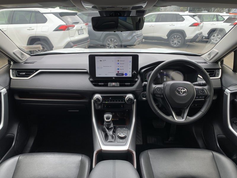2024 Toyota RAV4 Limited Hybrid, photo 2