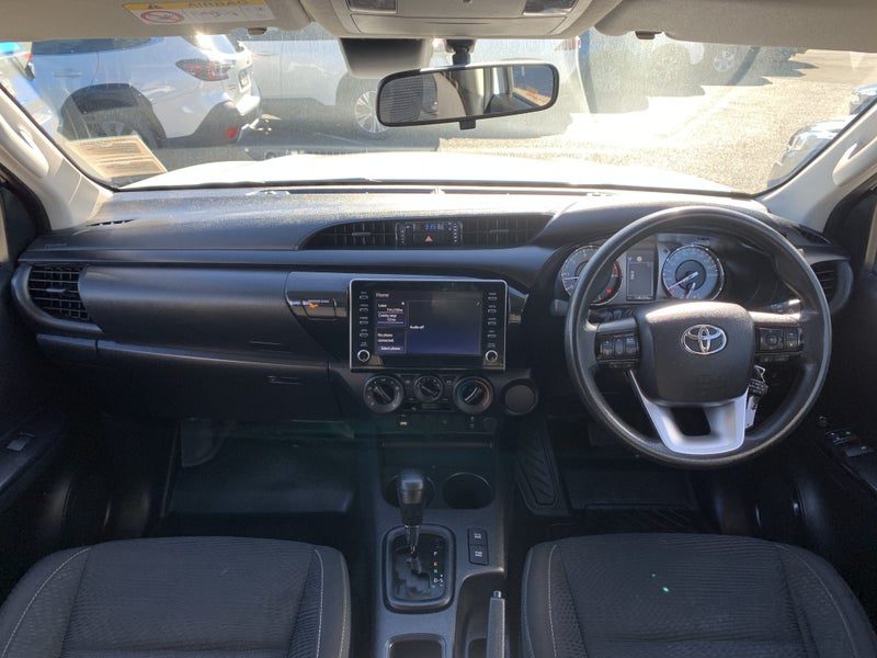 2022 Toyota Hilux SR Extra Cab 2WD, photo 2