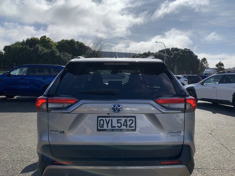 2024 Toyota RAV4 Limited Hybrid, photo 3