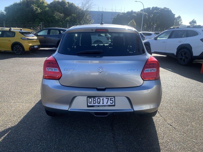 2023 Suzuki Swift GL, photo 3