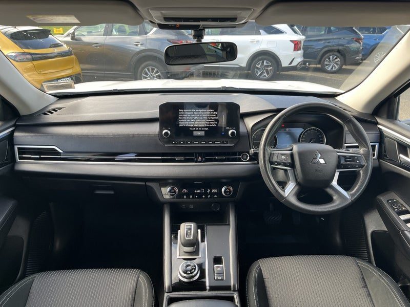 2022 Mitsubishi Outlander LS 4WD, photo 2