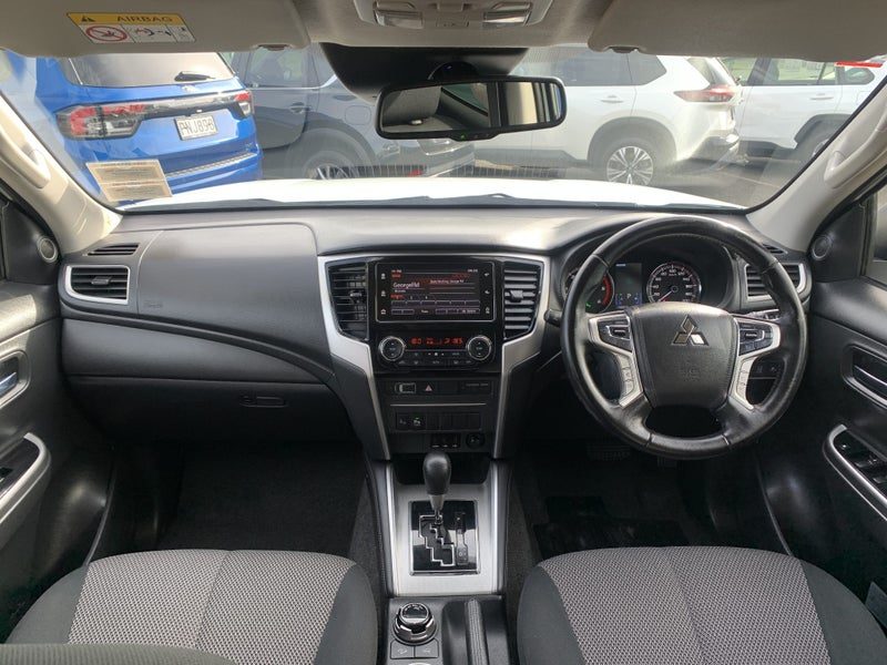 2022 Mitsubishi Triton GLX-R 4WD, photo 2