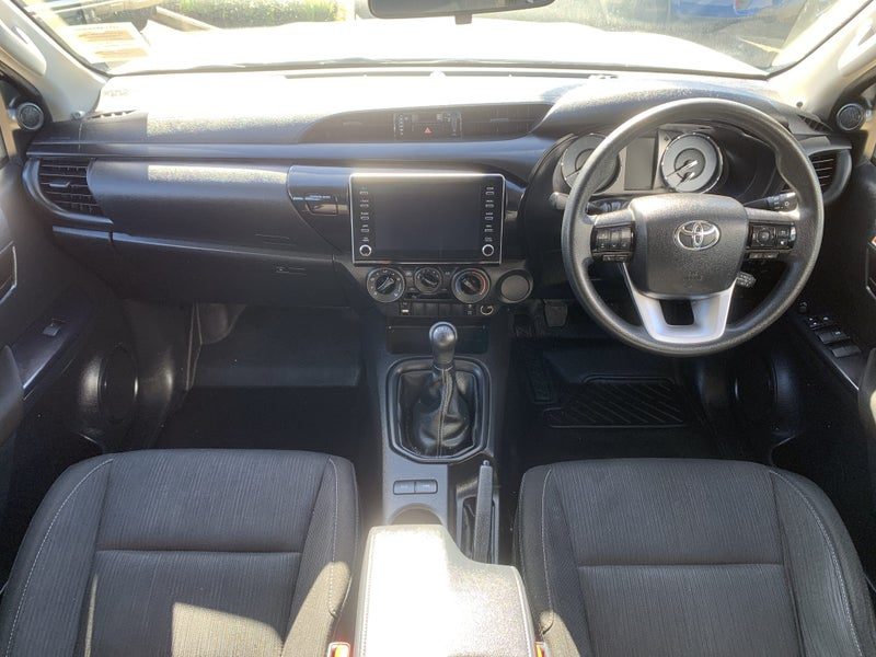 2022 Toyota Hilux SR Double Cab 2WD, photo 2