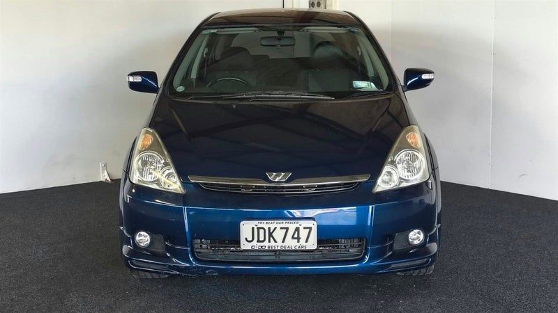 2004 Toyota Wish, photo 2