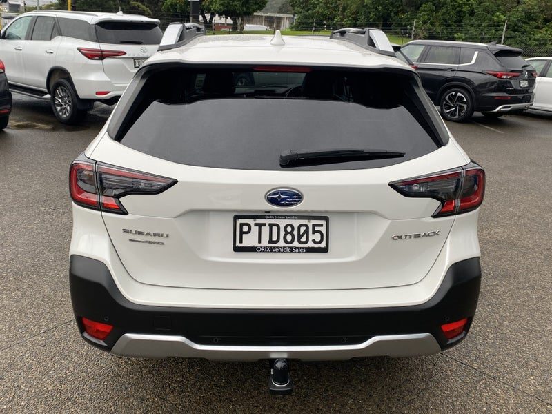 2023 Subaru Outback Touring, photo 3