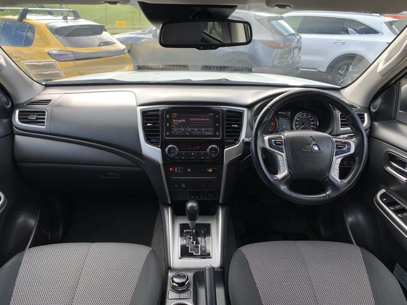 2022 Mitsubishi Triton GLX-R 4WD, photo 2