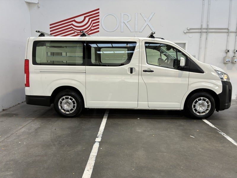 2022 Toyota Hiace ZR 5 Door 2 seat, photo 2