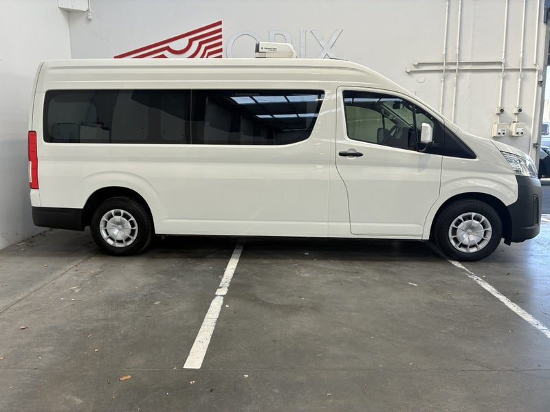 2020 Toyota Hiace ZX 4 Door 2 seat Chiller, photo 2