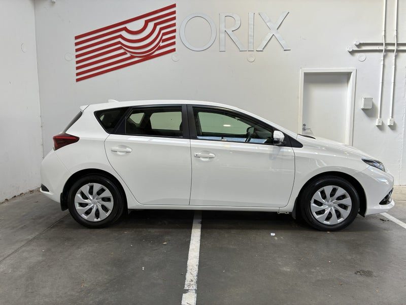 2017 Toyota Corolla GX, photo 2
