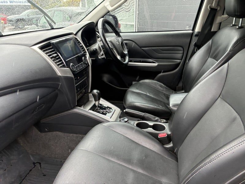 2022 Mitsubishi Triton VRX 4WD, photo 2