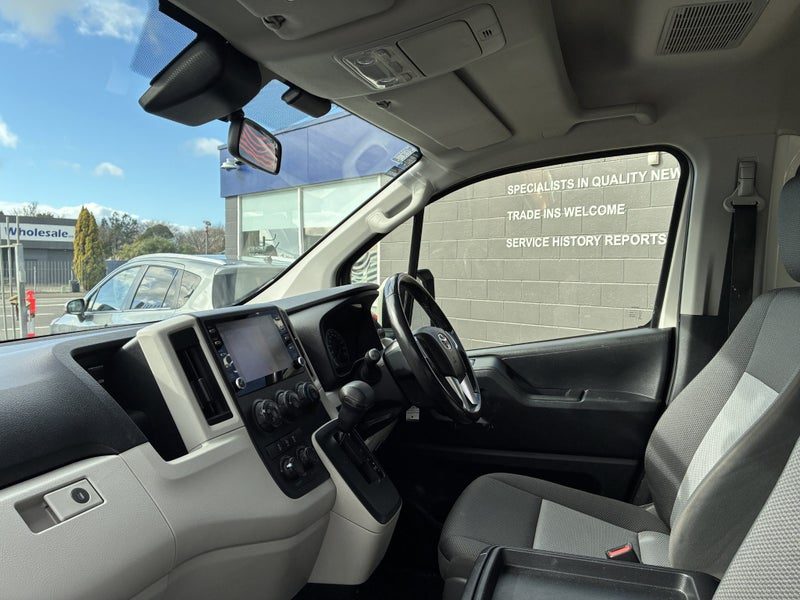 2021 Toyota Hiace ZX Minibus 10 seater, photo 3