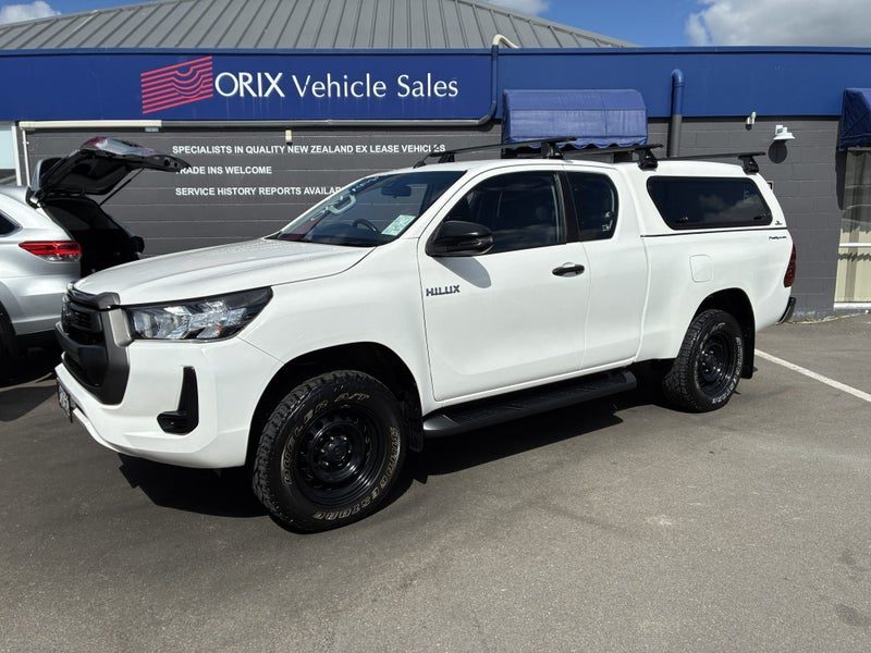 2022 Toyota Hilux SR Exta Cab 2WD