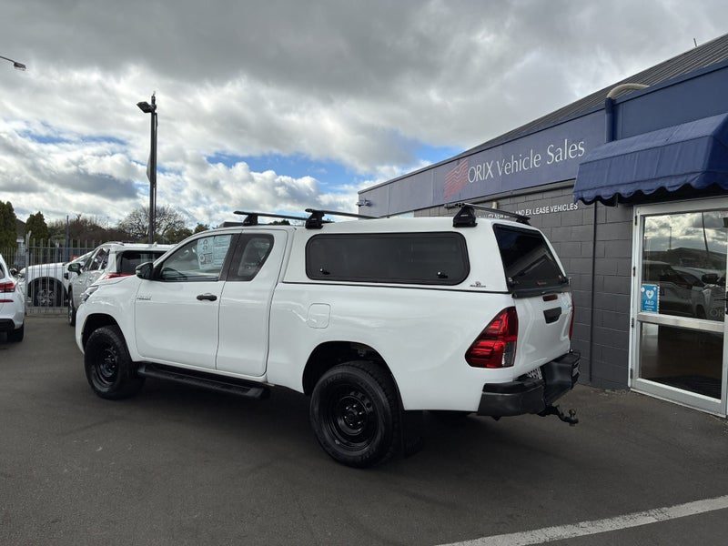 2022 Toyota Hilux SR Extra Cab 2WD, photo 3