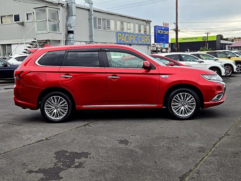 2018 Mitsubishi Outlander G 5 Seater, photo 2