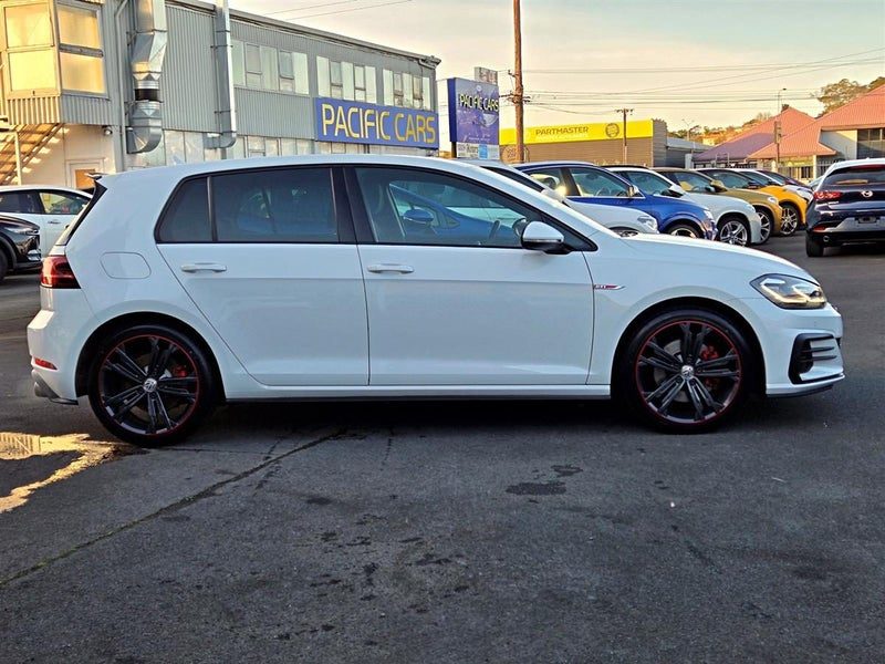 2019 Volkswagen Golf GTI, photo 2