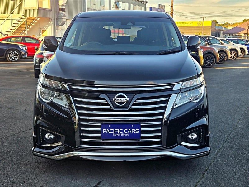 2018 Nissan Elgrand Highway Star, photo 3
