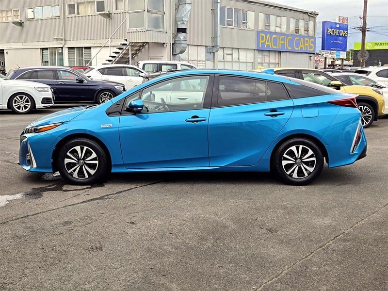 2017 Toyota Prius A, photo 2