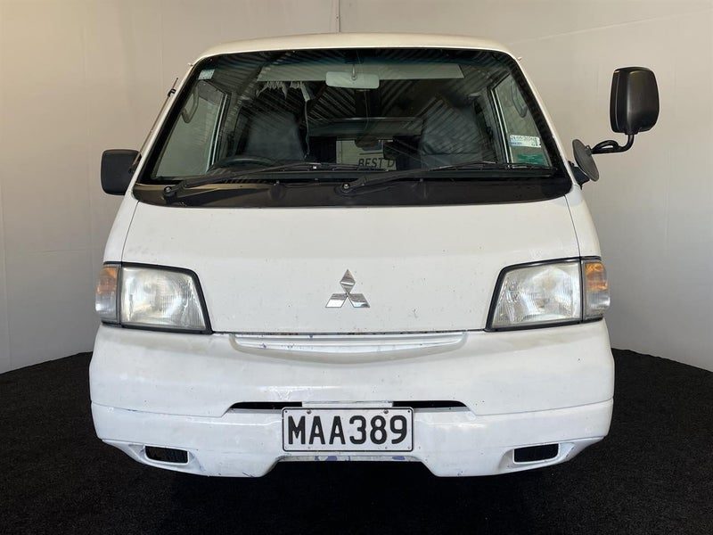 2011 Mitsubishi Delica Self contained campervan, photo 2