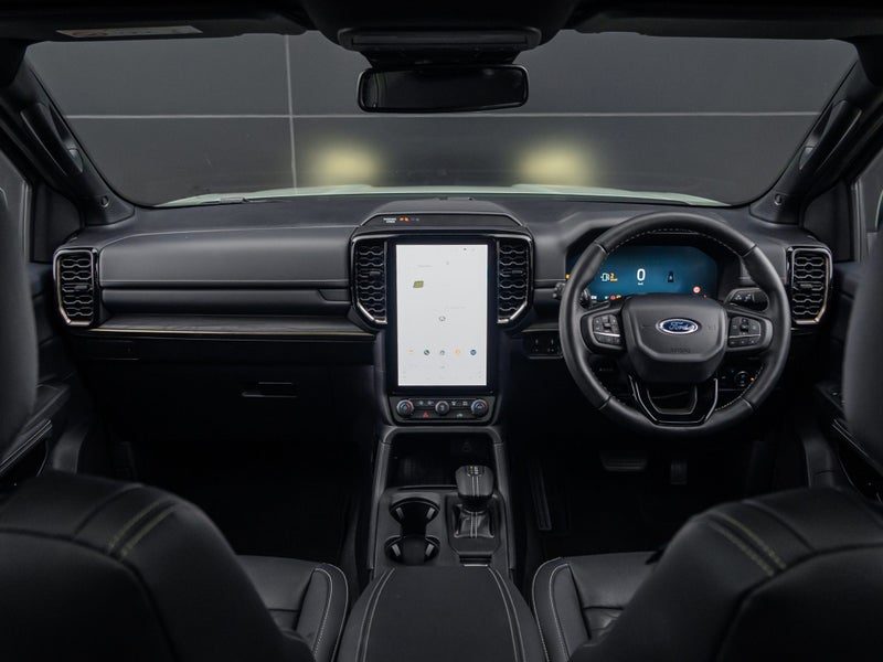 2026 Ford Everest Platinum, photo 2