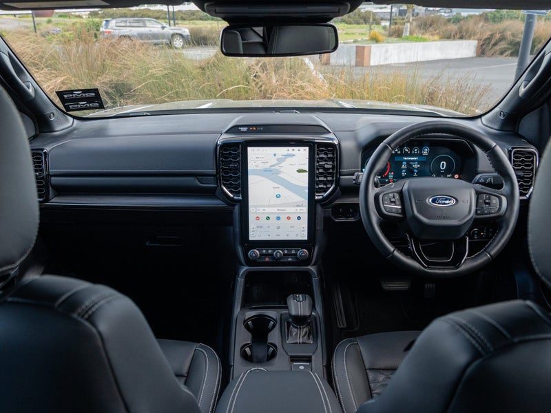 2026 Ford Everest Platinum, photo 2