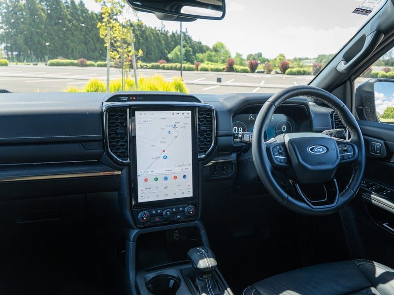 2026 Ford Everest Platinum, photo 2