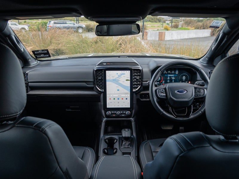 2026 Ford Everest Platinum, photo 2