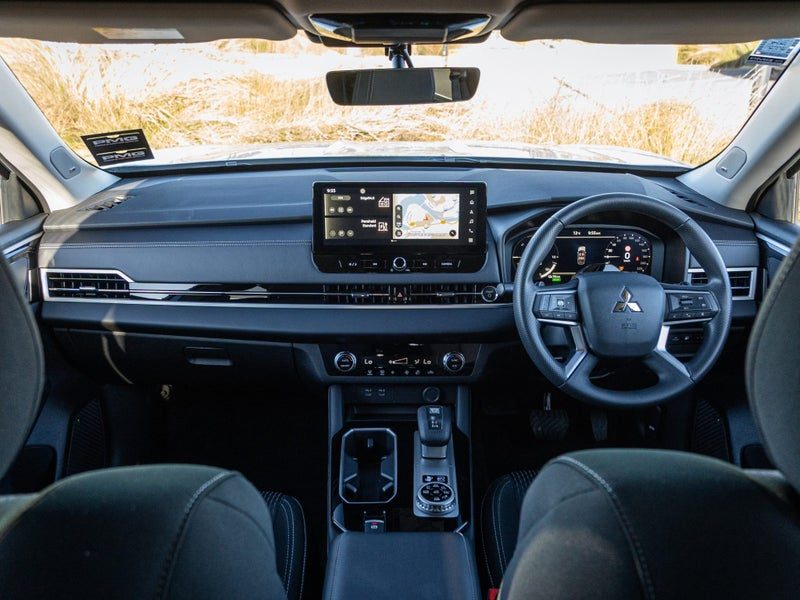 2026 Mitsubishi Outlander PHEV LS 2.4 4WD Auto, photo 2