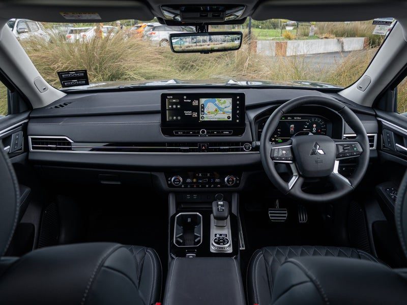 2026 Mitsubishi Outlander PHEV VRX 2.4 4WD Auto, photo 2