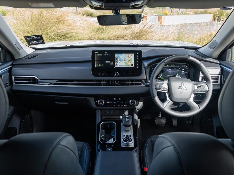 2026 Mitsubishi Outlander PHEV XLS 2.4 4WD Auto, photo 2