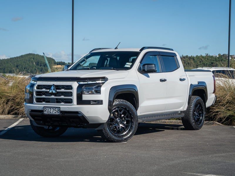2026 Mitsubishi Triton VRX